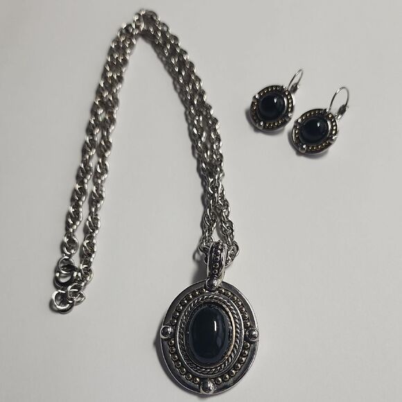 Elegant Silver and Black Jewelry Set - Picture 1 of 5